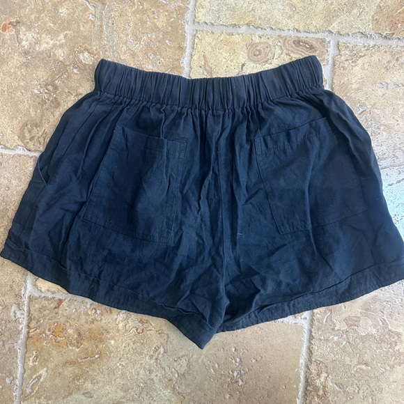 EUC Linen Style Drawstring Shorts - Picture 3 of 4